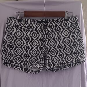 American Eagle Outfitters Black & White Geometric High-Rise Shorts